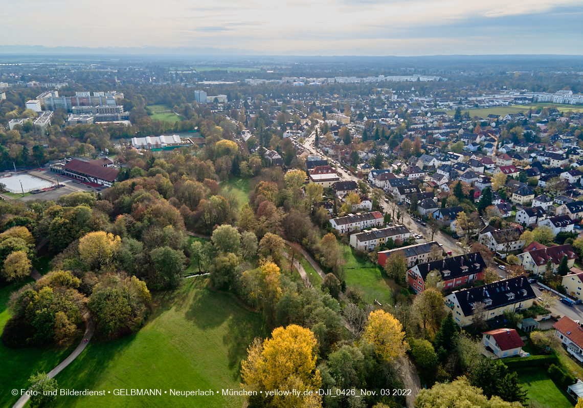 03.11.2022 -  Ostparksee mit Umgebung in Neuperlach